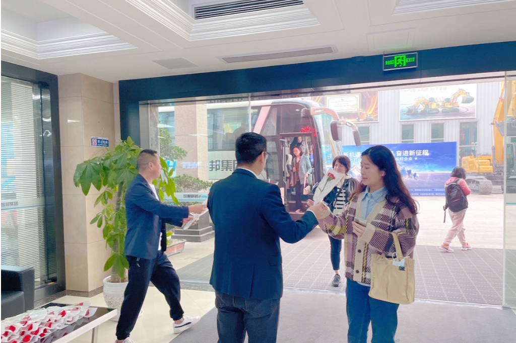 獻禮3.8節|勇做攀登者，奮進新未來